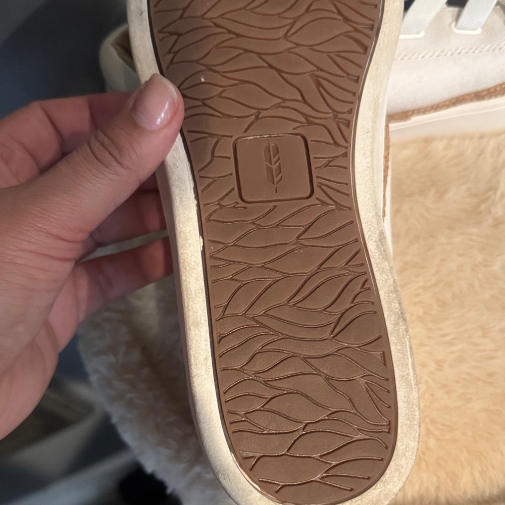 REVITALIGN Women's Cream and Tan Sneakers - Picture 5 of 6